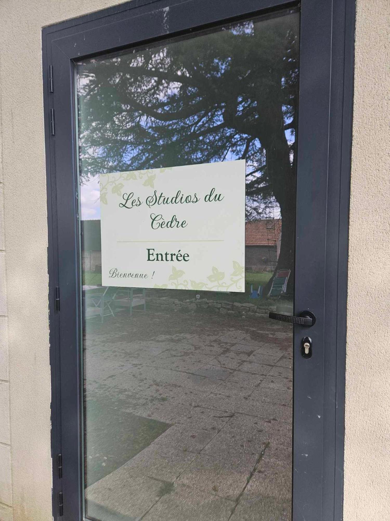 Studios Du Cedre Cuvilly Exteriör bild